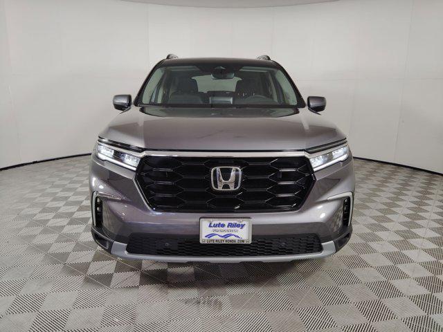 new 2025 Honda Pilot car, priced at $47,382