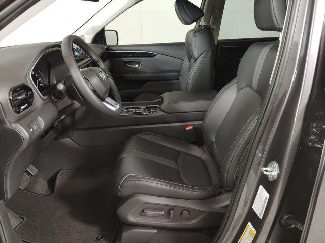 new 2025 Honda Pilot car, priced at $47,382