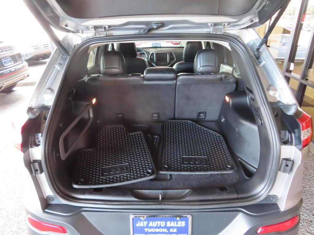 used 2015 Jeep Cherokee car, priced at $9,995