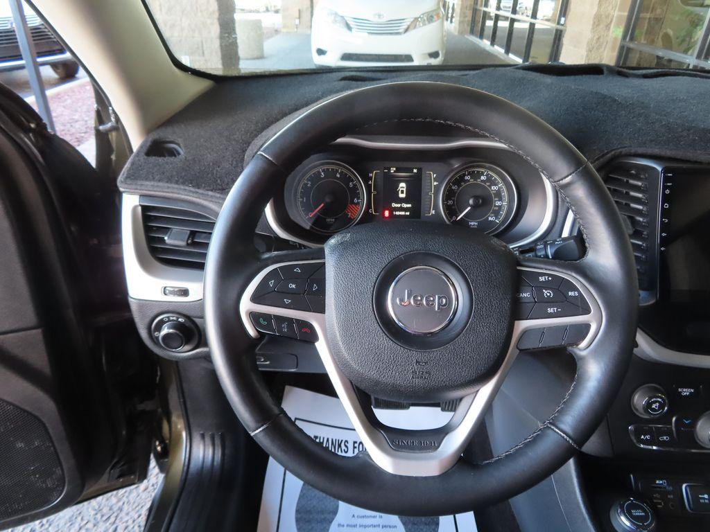 used 2014 Jeep Cherokee car, priced at $8,995