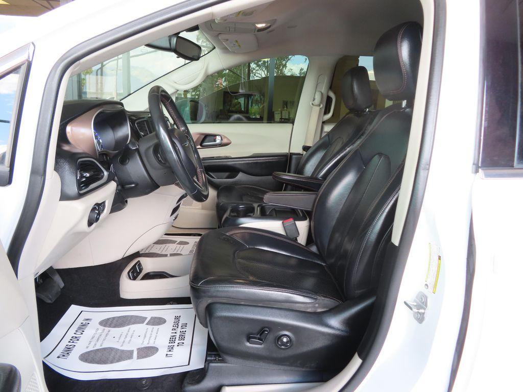 used 2018 Chrysler Pacifica car, priced at $15,995