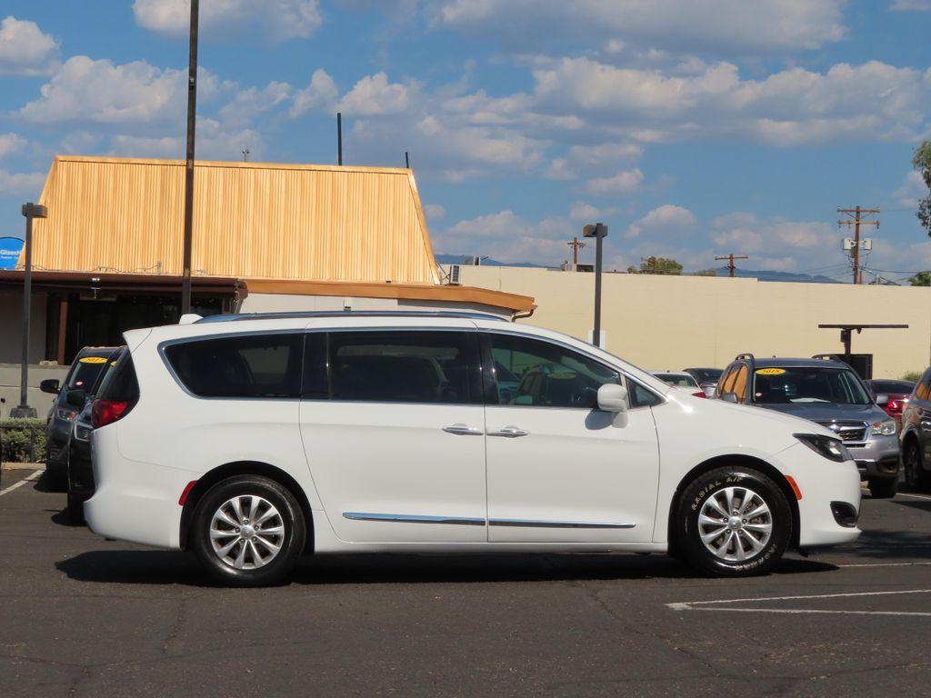 used 2018 Chrysler Pacifica car, priced at $15,995