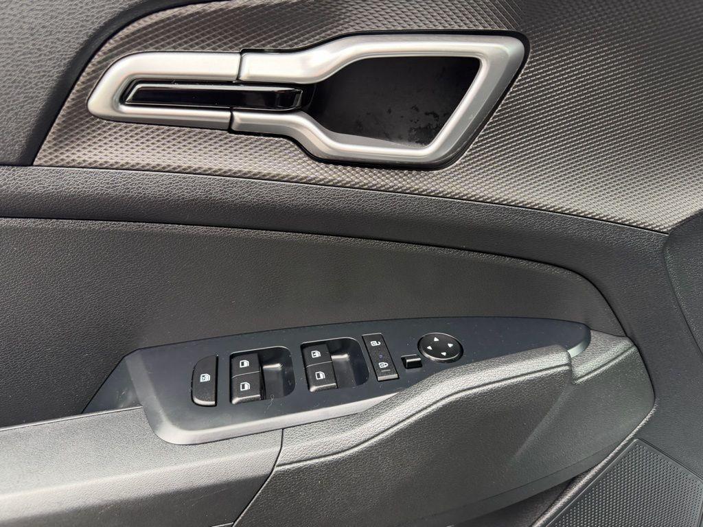 used 2023 Kia Sportage Hybrid car, priced at $24,975