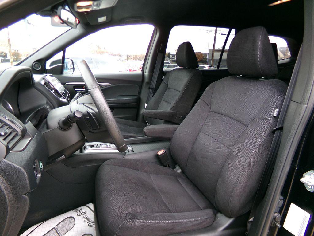 used 2022 Honda Pilot car, priced at $29,999