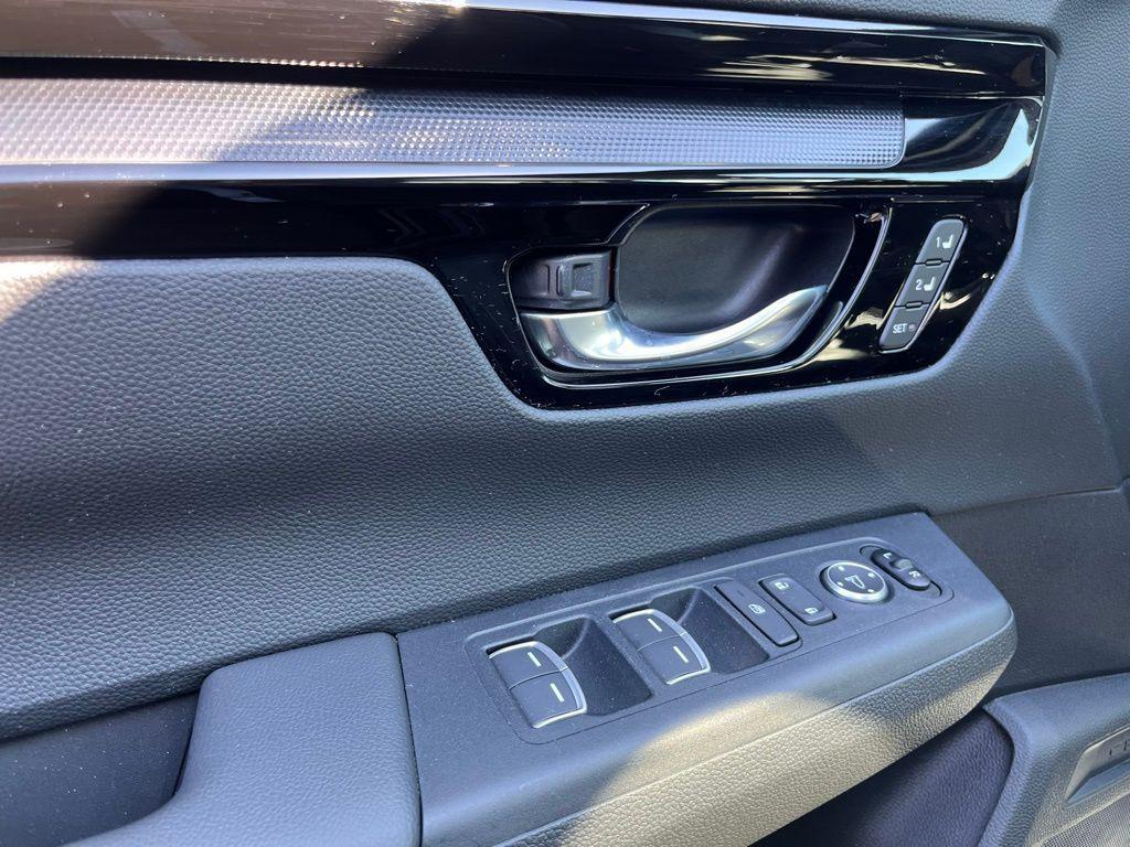 used 2025 Honda CR-V car, priced at $34,499