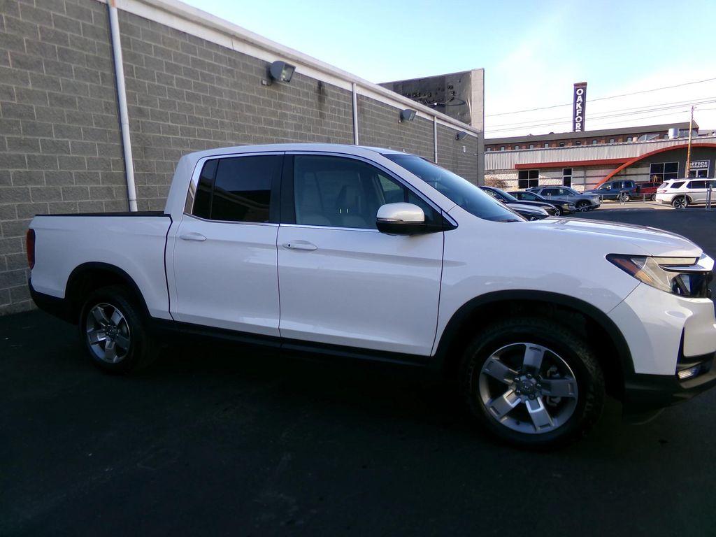new 2025 Honda Ridgeline car, priced at $41,885