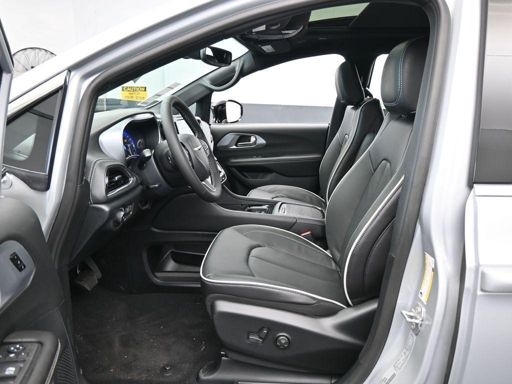 new 2026 Chrysler Pacifica car, priced at $42,018