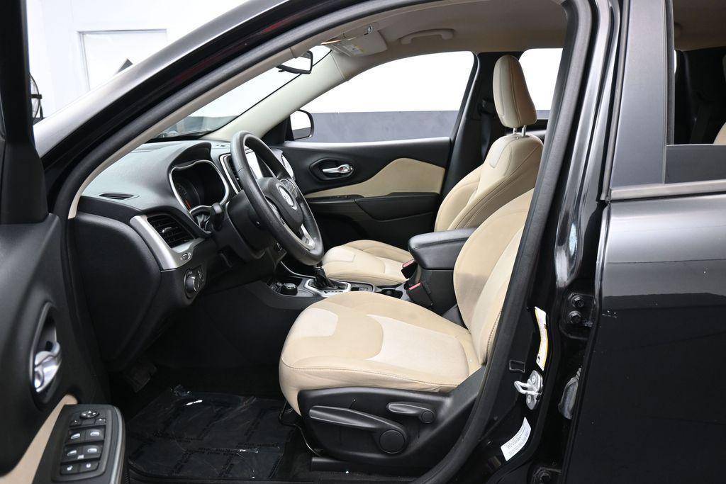 used 2016 Jeep Cherokee car, priced at $7,997