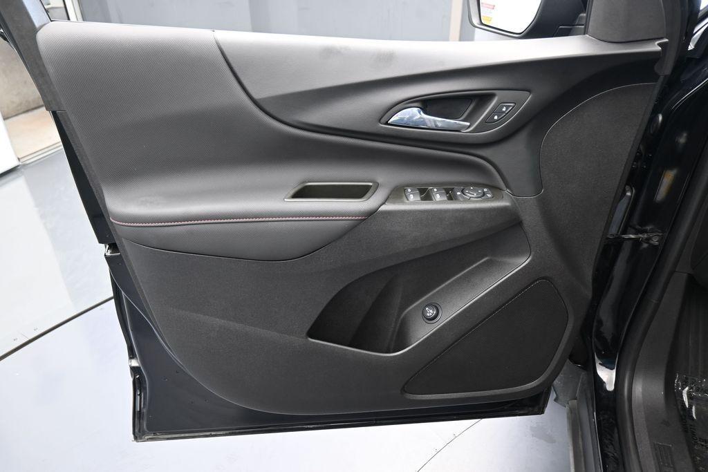 used 2024 Chevrolet Equinox car, priced at $22,796