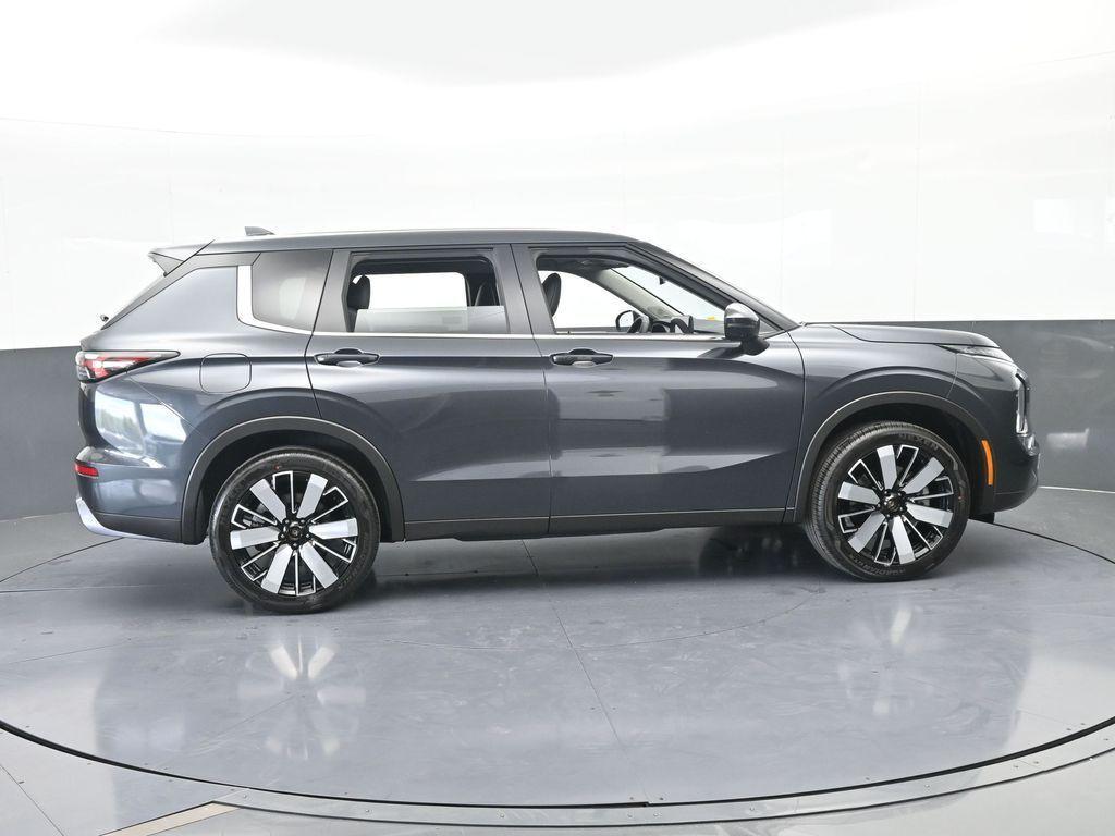 new 2026 Mitsubishi Outlander car, priced at $35,980