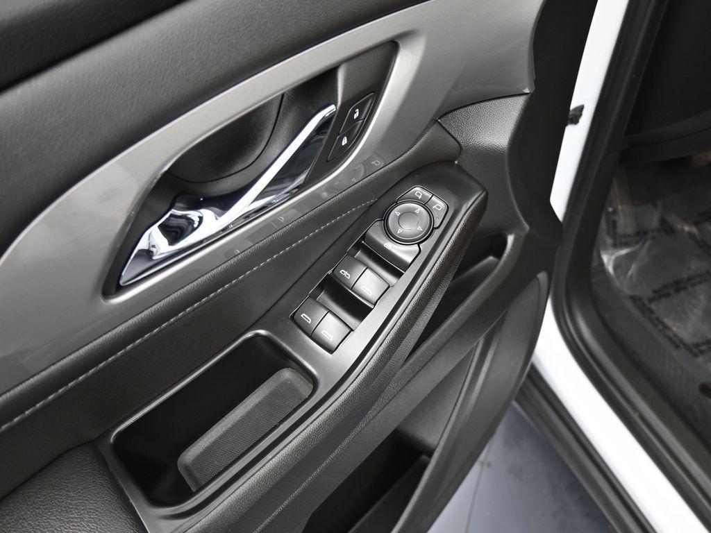 used 2023 Chevrolet Traverse car, priced at $21,991