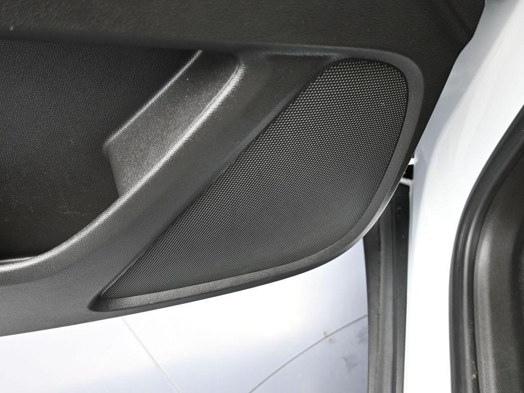 used 2023 Chevrolet Traverse car, priced at $21,991