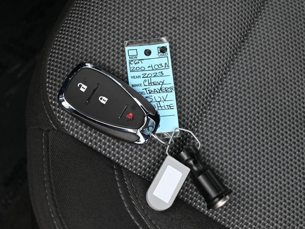 used 2023 Chevrolet Traverse car, priced at $21,991