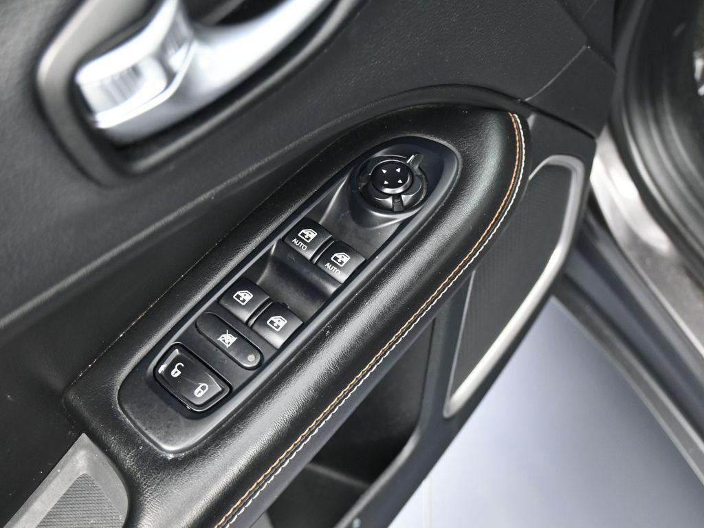 used 2021 Jeep Compass car, priced at $13,222