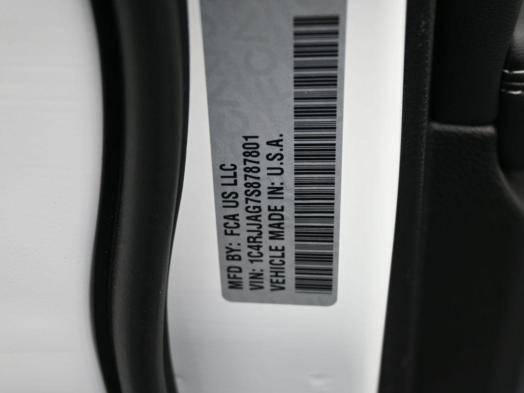 new 2025 Jeep Grand Cherokee L car