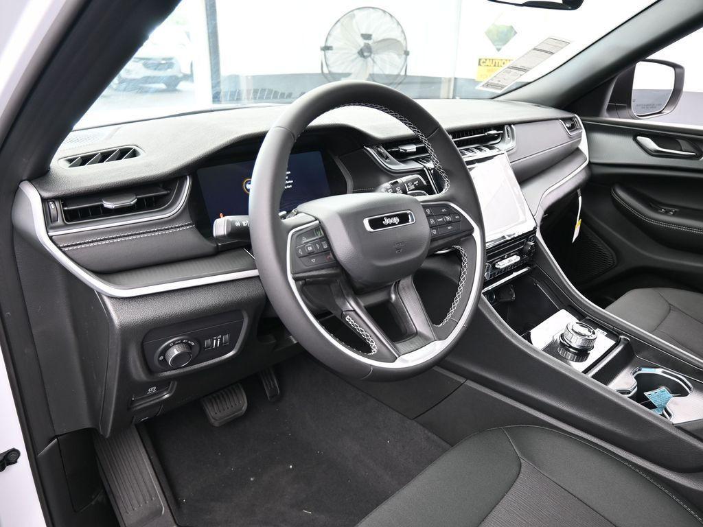 new 2025 Jeep Grand Cherokee L car