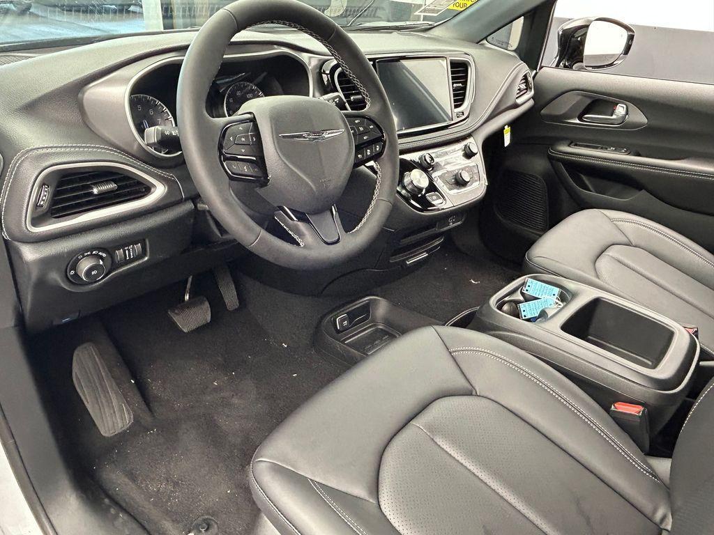 new 2026 Chrysler Pacifica car, priced at $39,052