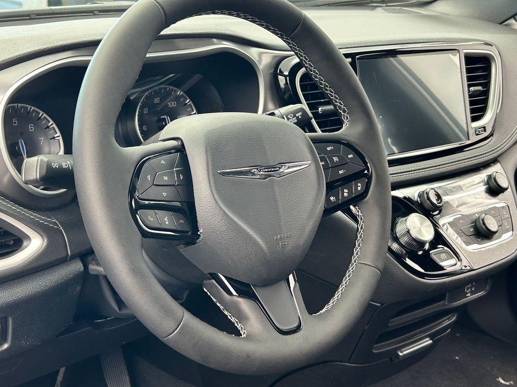 new 2026 Chrysler Pacifica car, priced at $39,052