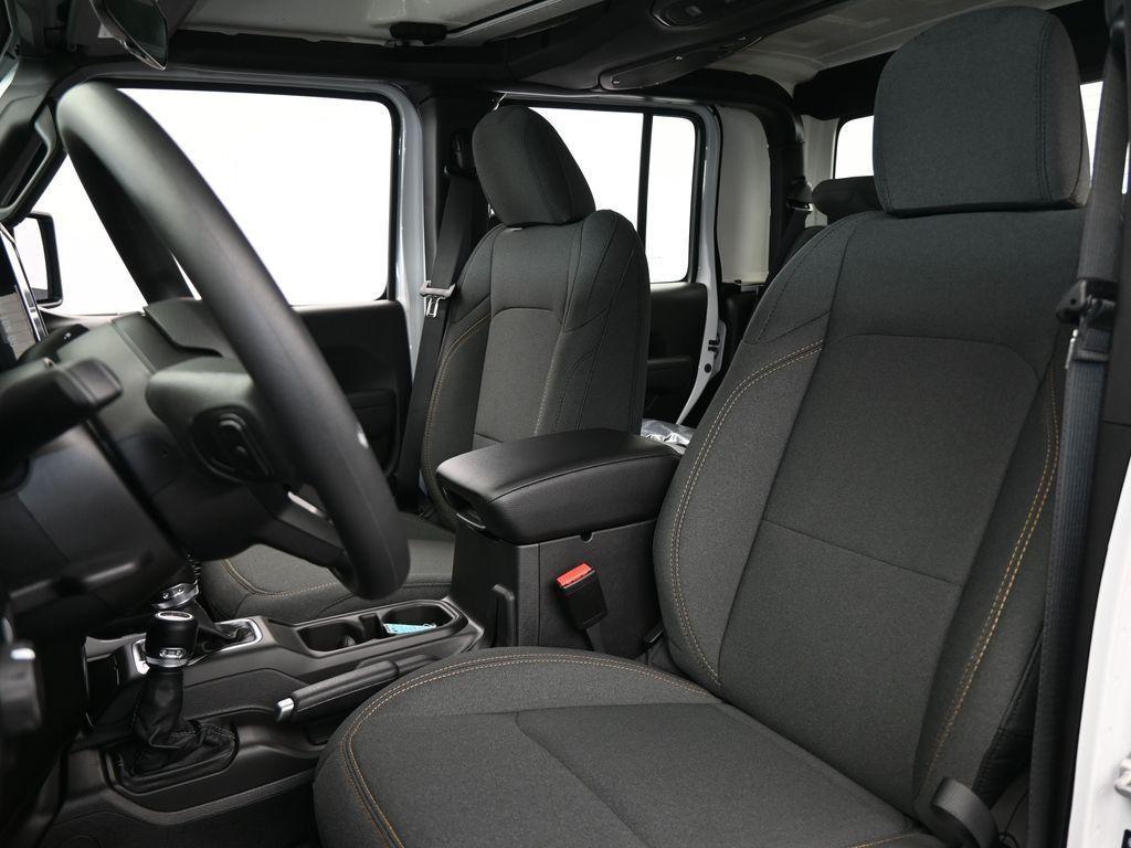 new 2026 Jeep Gladiator car, priced at $44,225