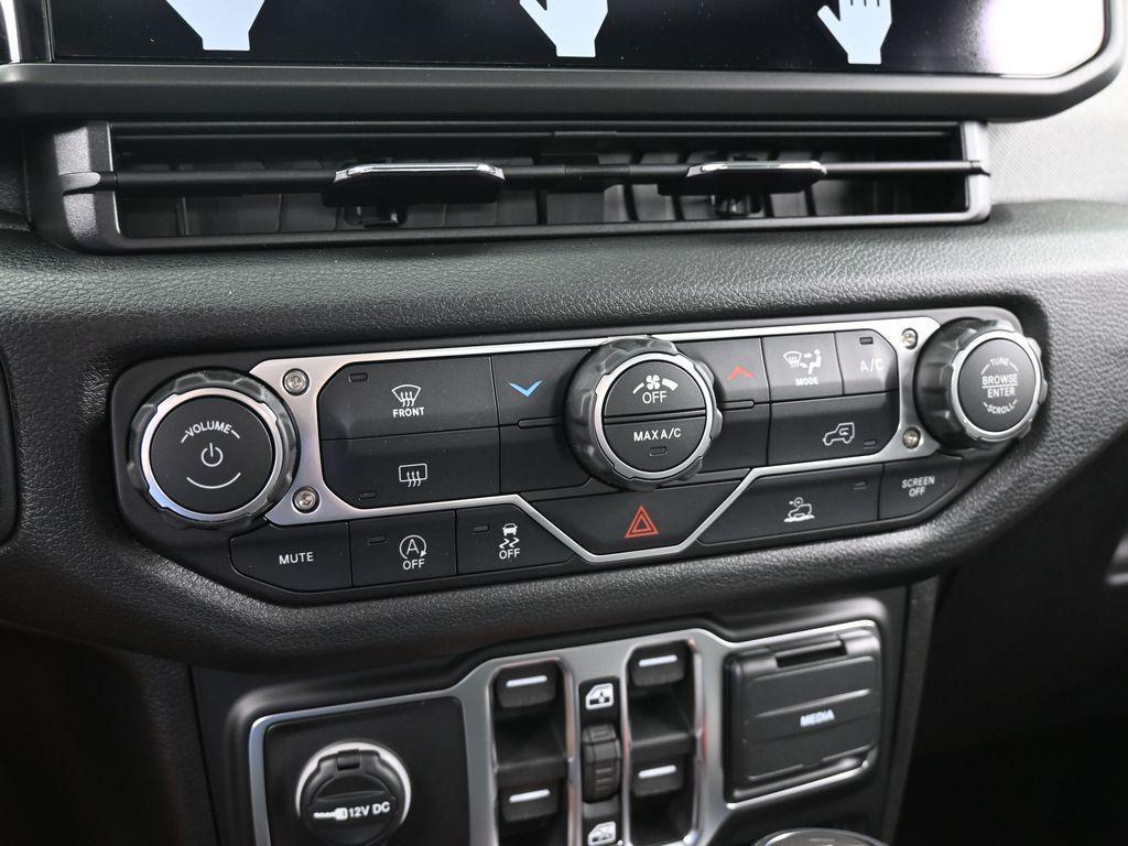 new 2026 Jeep Gladiator car, priced at $44,225