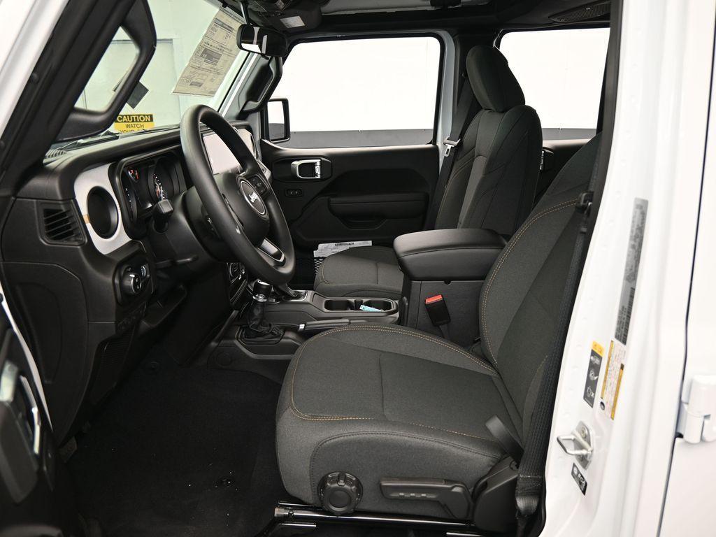 new 2026 Jeep Gladiator car, priced at $44,225