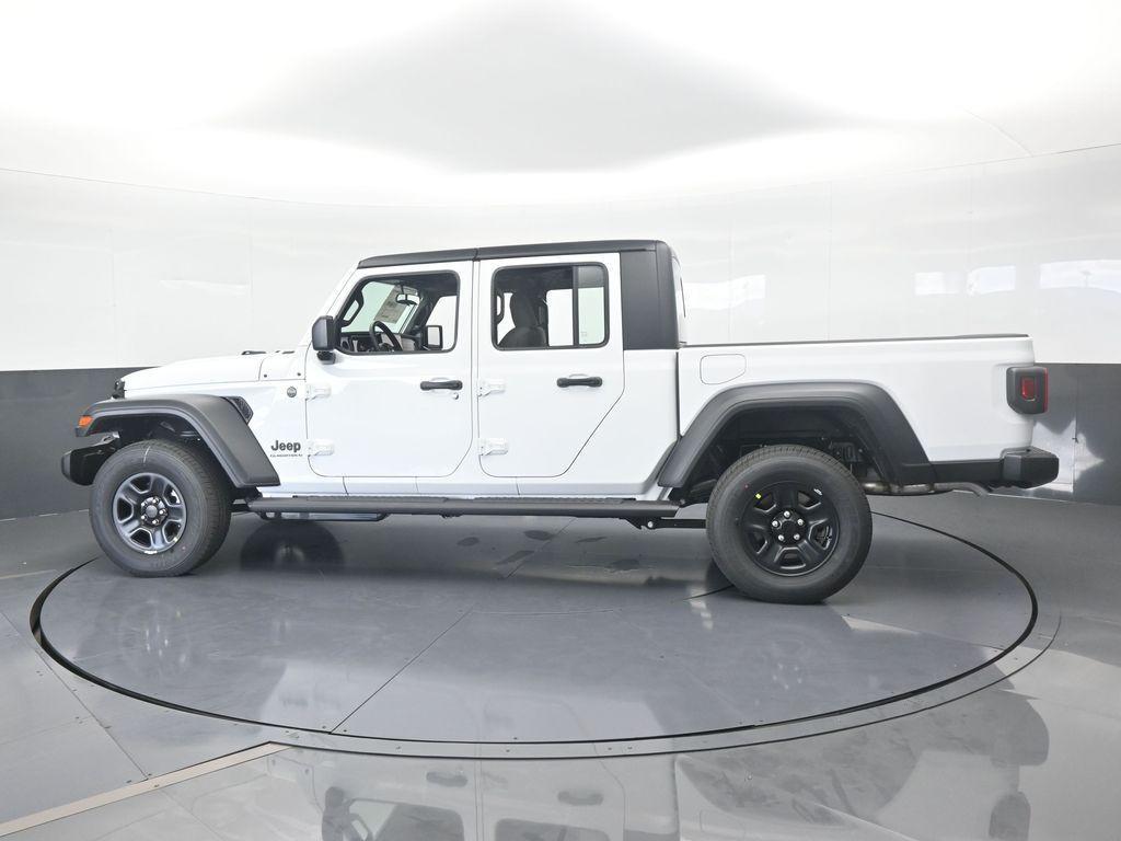 new 2026 Jeep Gladiator car, priced at $44,225