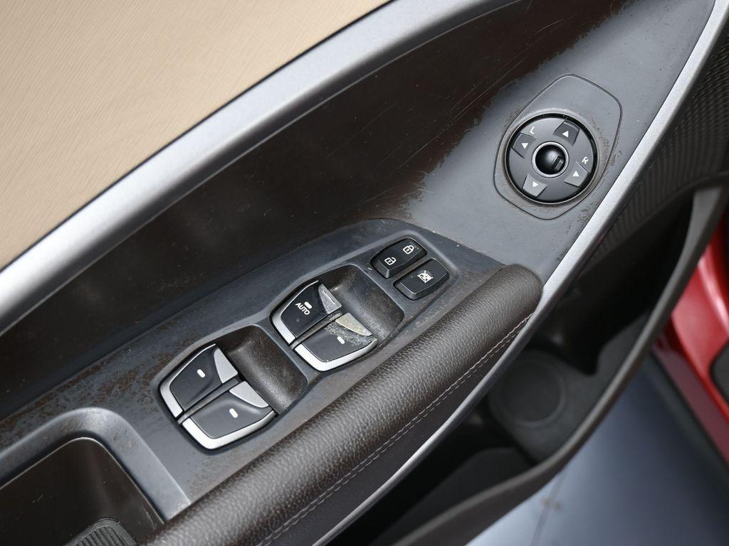 used 2013 Hyundai Santa Fe car, priced at $9,995