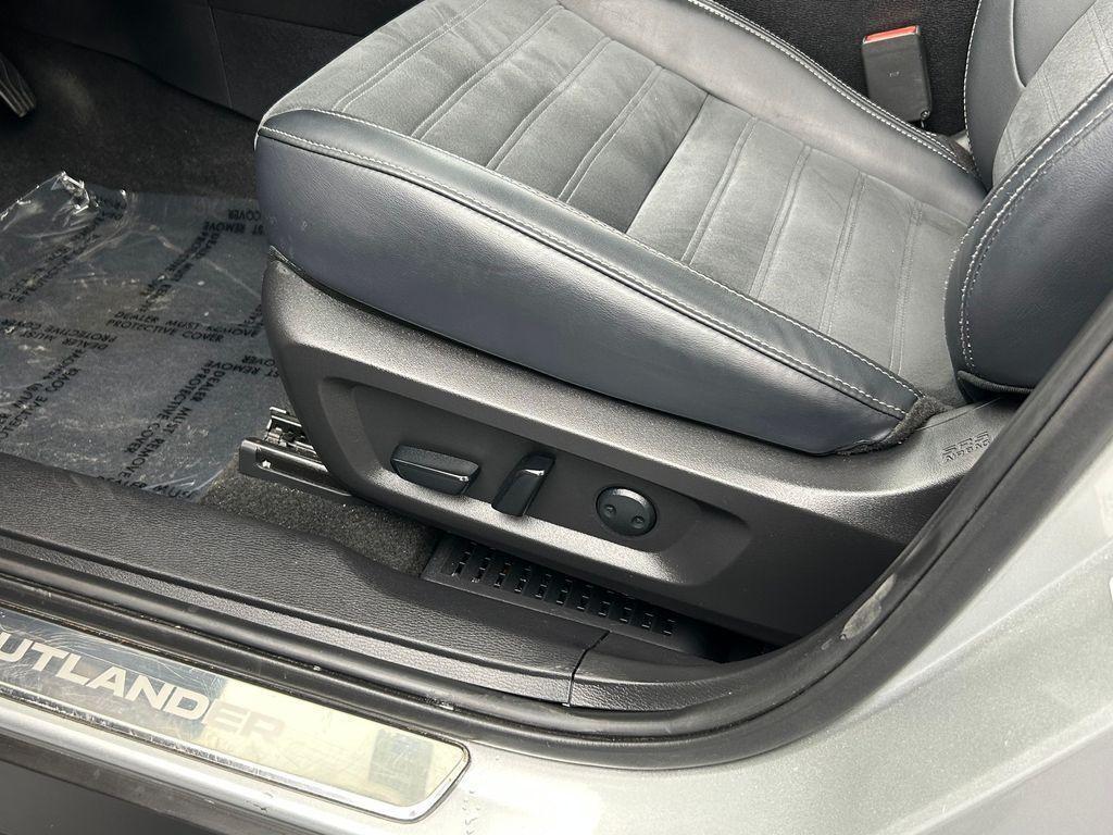 used 2024 Mitsubishi Outlander car, priced at $20,850