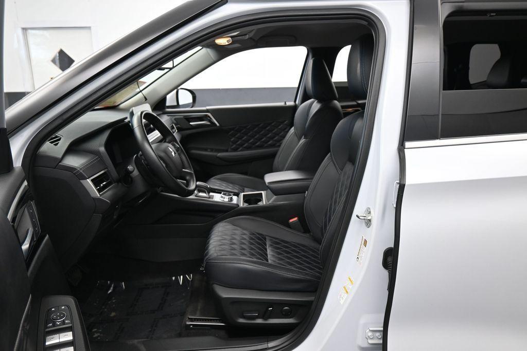 used 2024 Mitsubishi Outlander car, priced at $24,500