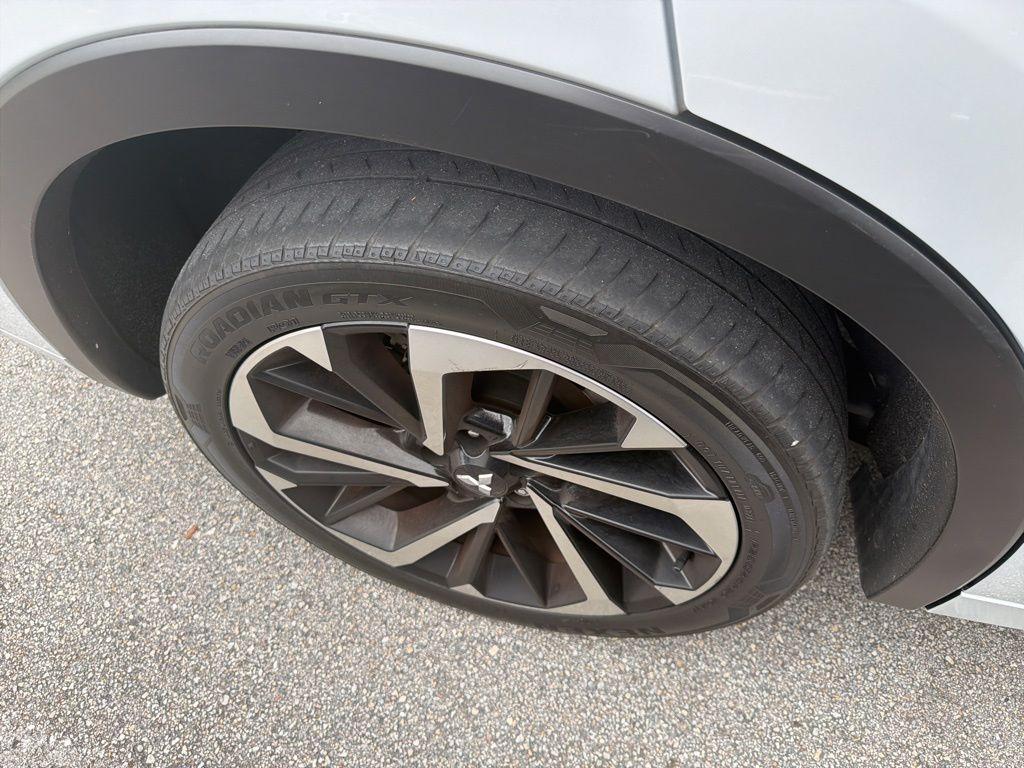 used 2024 Mitsubishi Outlander car, priced at $24,500