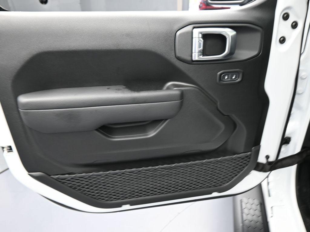 new 2026 Jeep Wrangler car, priced at $47,035