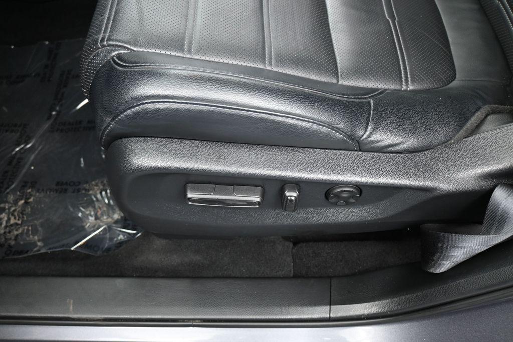 used 2022 Honda CR-V car, priced at $22,991