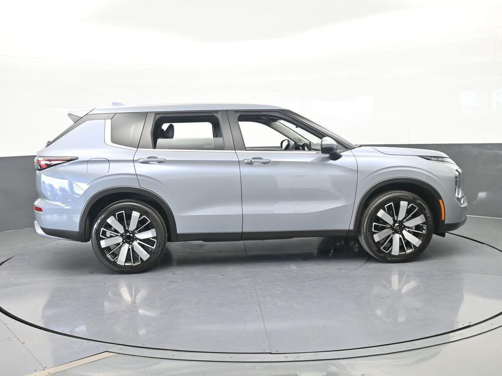 new 2026 Mitsubishi Outlander car, priced at $34,540