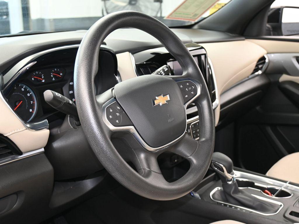 used 2022 Chevrolet Traverse car, priced at $20,991