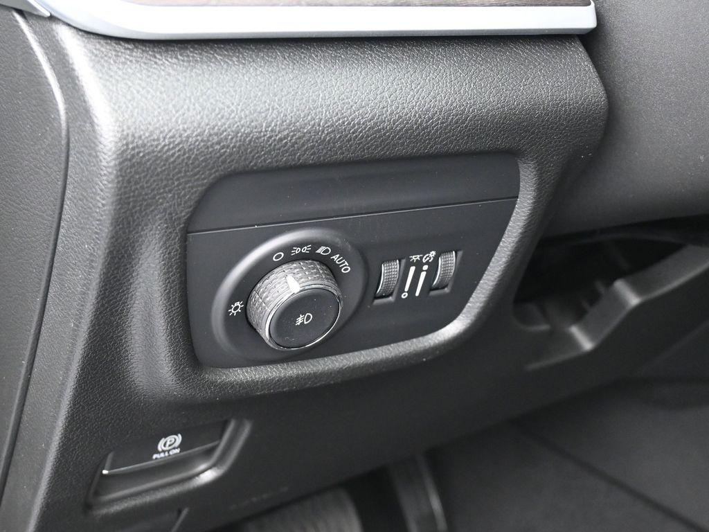 new 2025 Jeep Grand Cherokee car