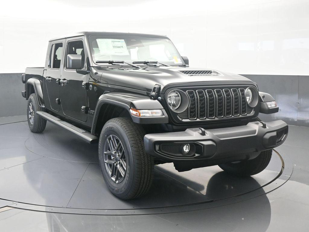 new 2026 Jeep Gladiator car, priced at $49,605