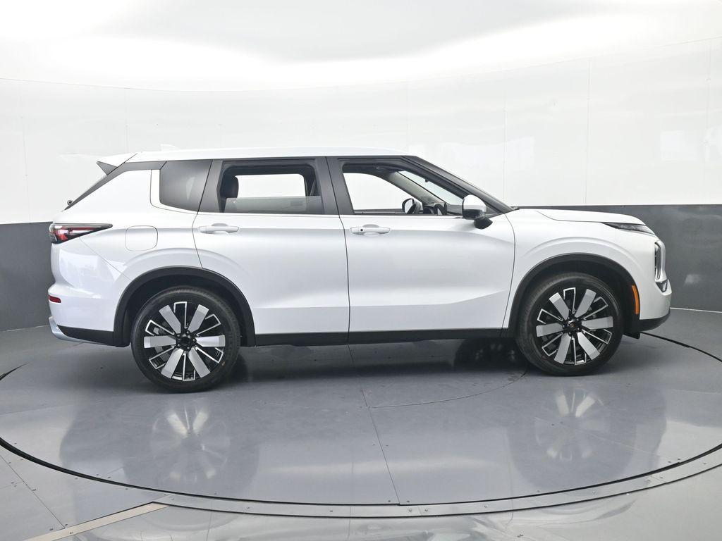 new 2026 Mitsubishi Outlander car, priced at $34,740