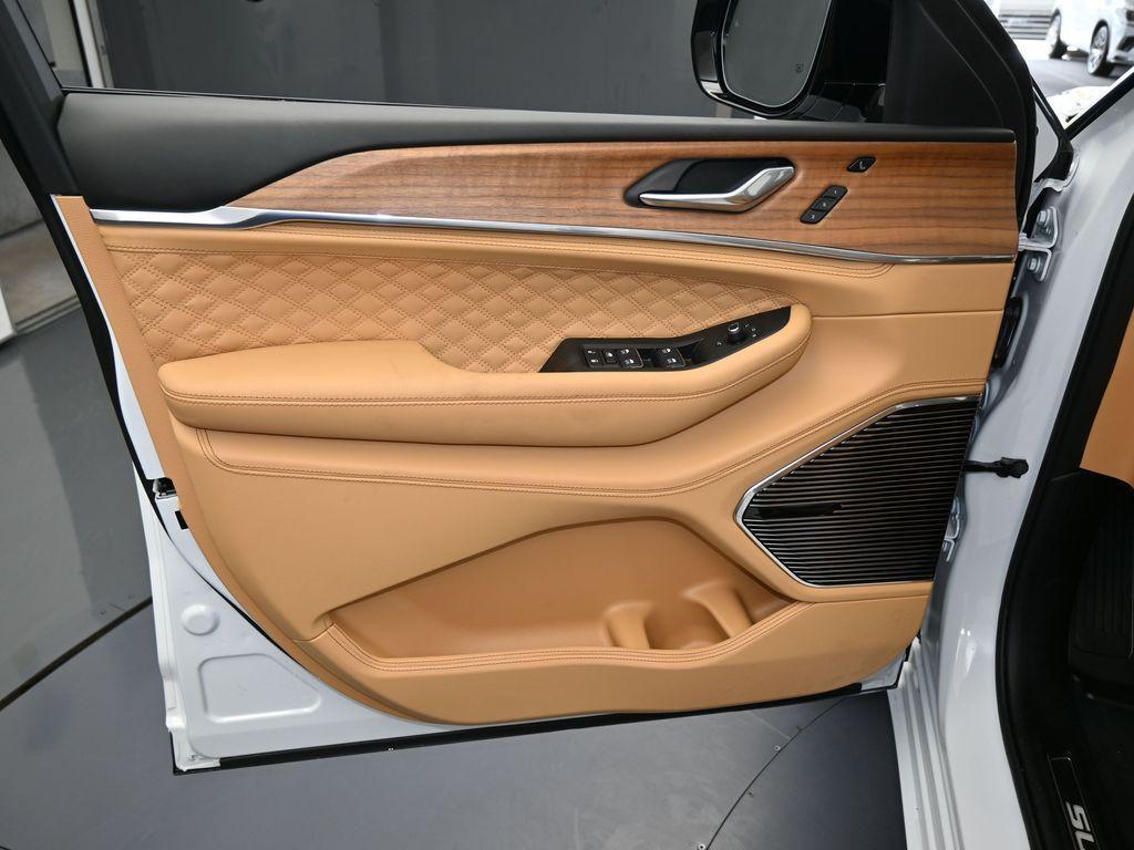 new 2026 Jeep Grand Cherokee car, priced at $64,215