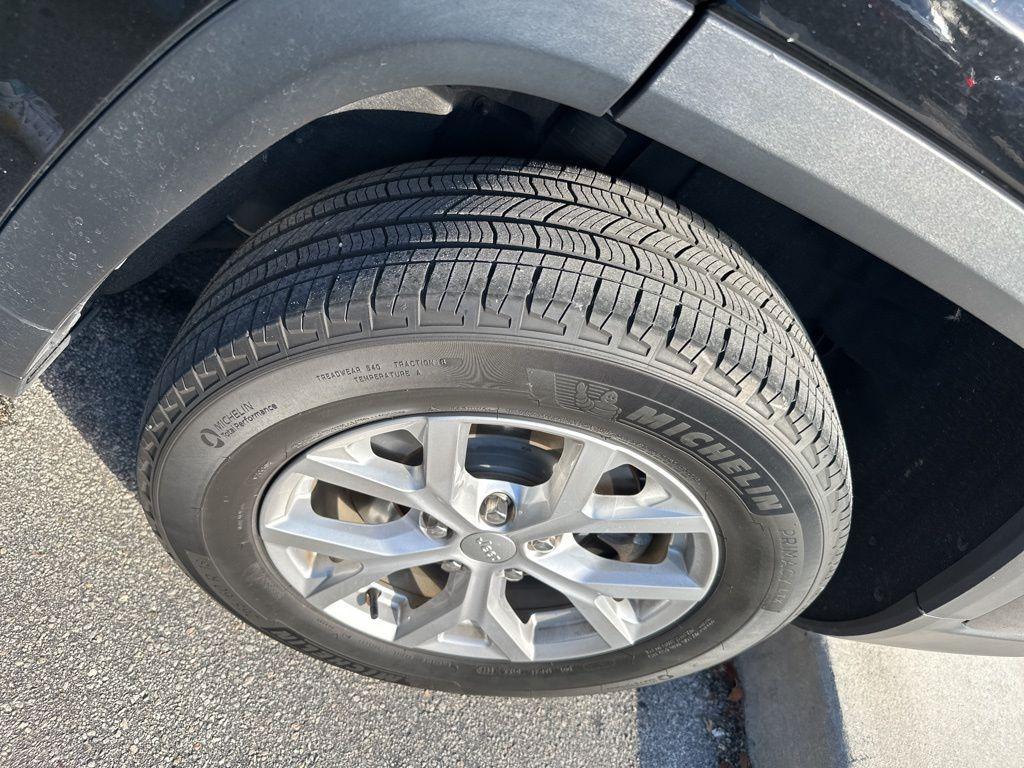 used 2023 Jeep Grand Cherokee L car, priced at $27,950