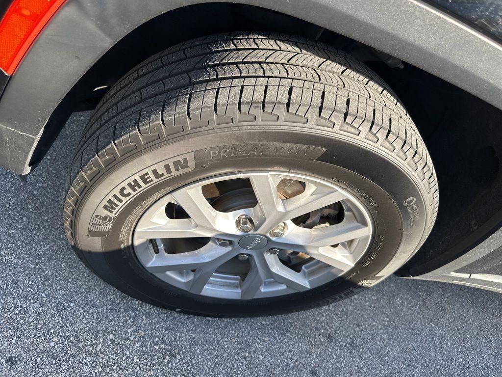 used 2023 Jeep Grand Cherokee L car, priced at $27,950