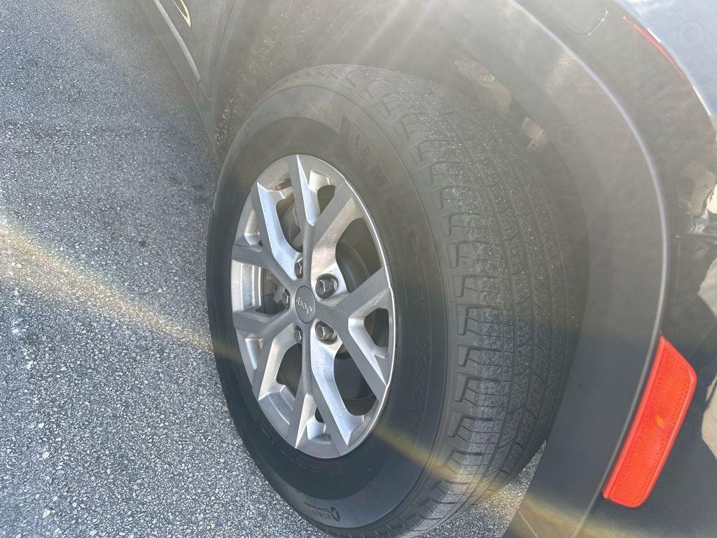 used 2023 Jeep Grand Cherokee L car, priced at $27,950