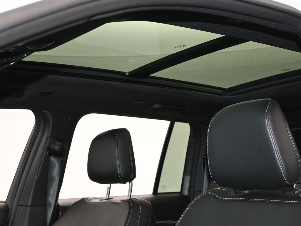 new 2026 Jeep Grand Cherokee car, priced at $39,443
