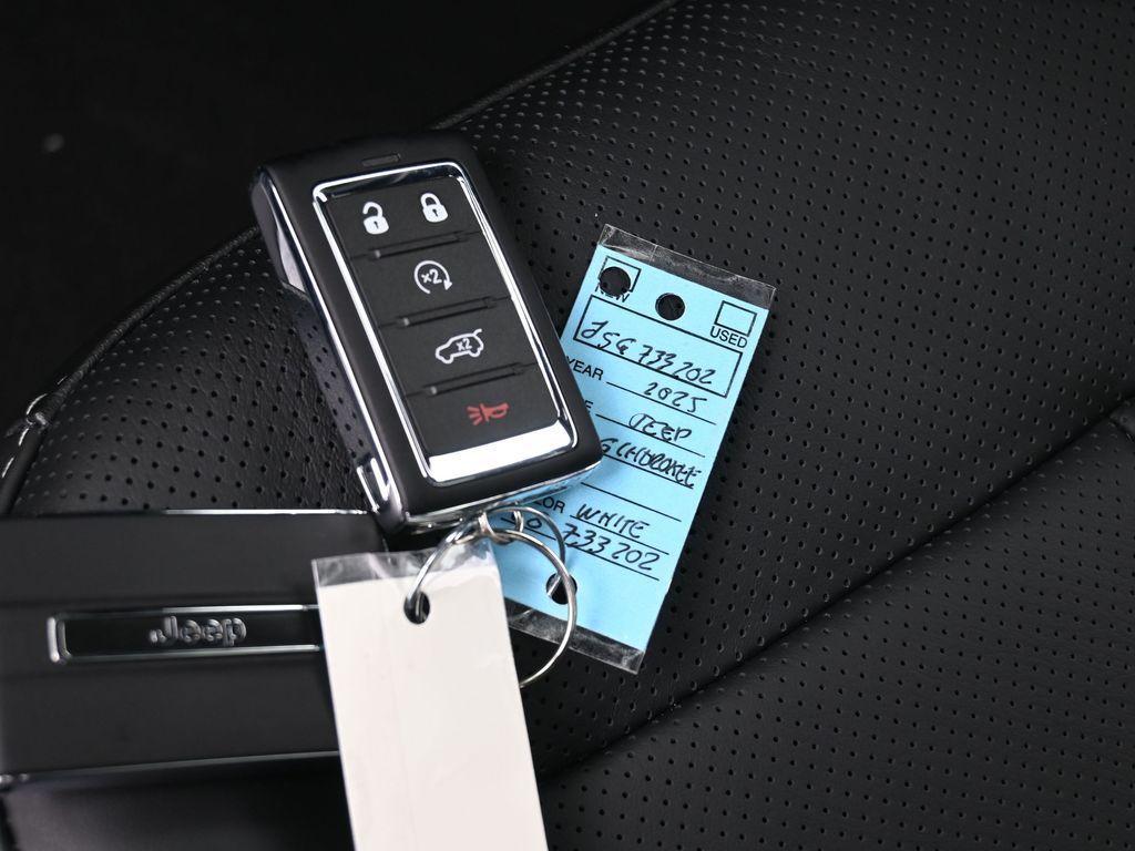 new 2025 Jeep Grand Cherokee L car