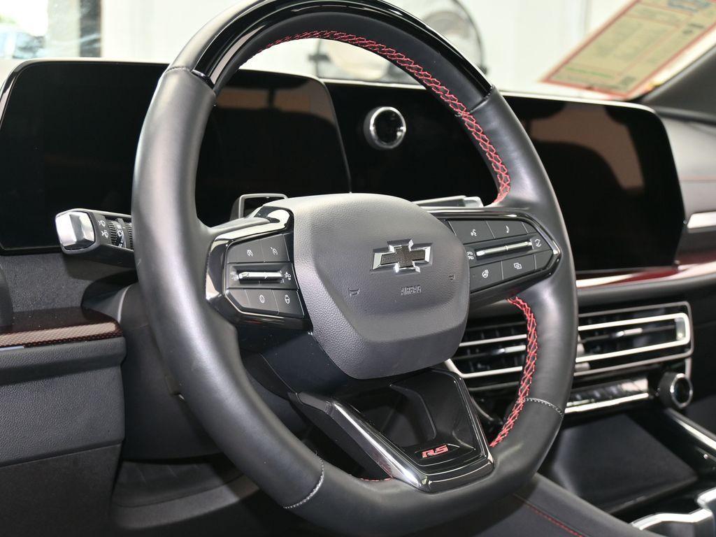 used 2024 Chevrolet Traverse car, priced at $43,991