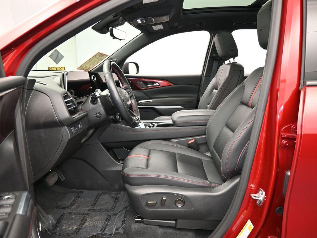 used 2024 Chevrolet Traverse car, priced at $43,991