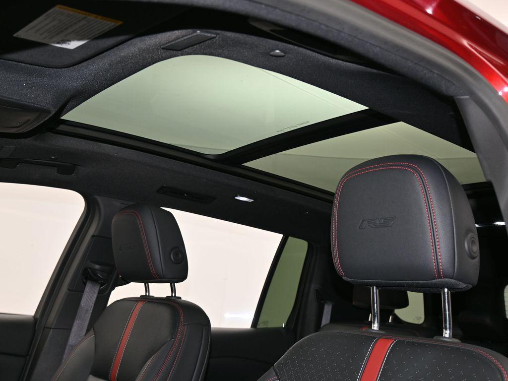 used 2024 Chevrolet Traverse car, priced at $43,991