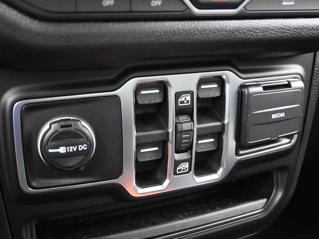 new 2026 Jeep Gladiator car, priced at $36,476