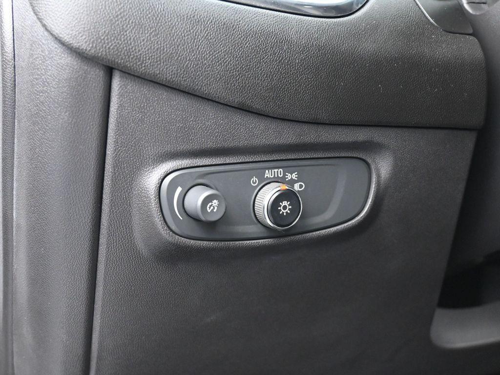 used 2021 Chevrolet Equinox car, priced at $15,991