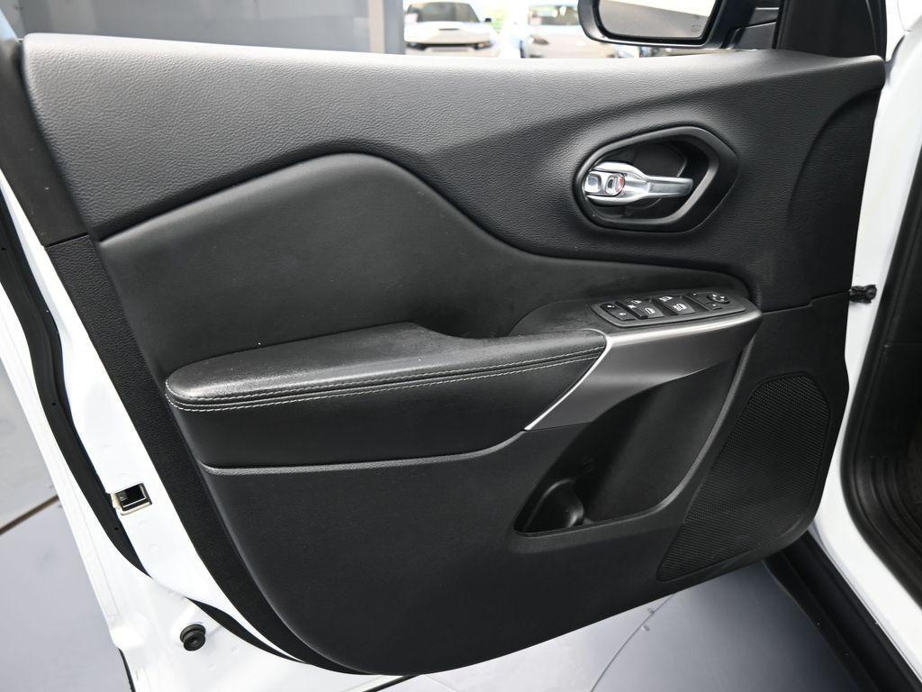 used 2022 Jeep Cherokee car, priced at $20,991