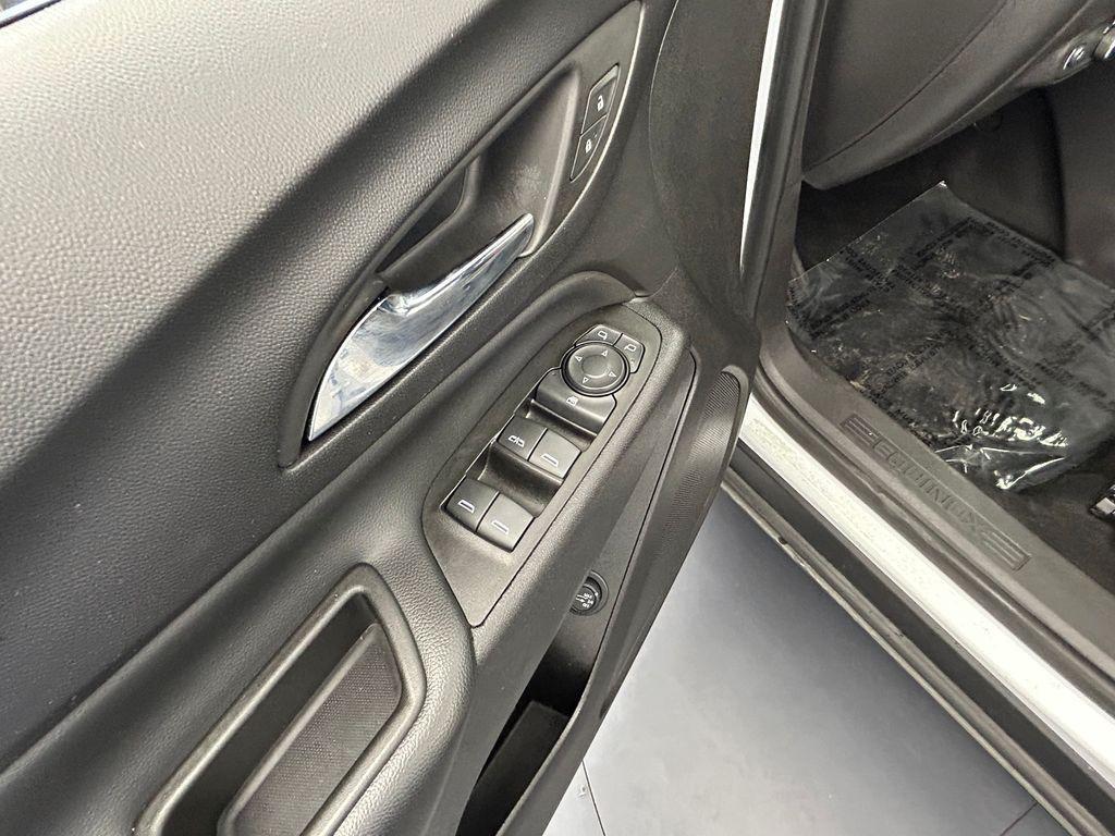 used 2022 Chevrolet Equinox car, priced at $16,489